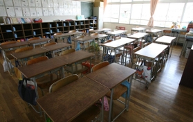いつもは子どもたちの笑顔であふれる教室も一斉休校で無人状態＝２００９年５月１８日、神戸市西区
