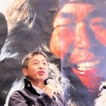 受賞の喜びを語る岩本光弘さん＝東京都千代田区
