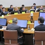 新型肺炎への対応を話し合う兵庫県の幹部ら＝２０日午前、県災害対策センター