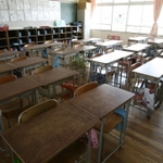 いつもは子どもたちの笑顔であふれる教室も一斉休校で無人状態＝２００９年５月１８日、神戸市西区