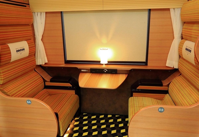 ベッドになるグリーン車の「ファーストシート」