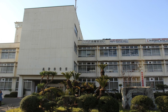 高砂市役所＝高砂市荒井町千鳥１