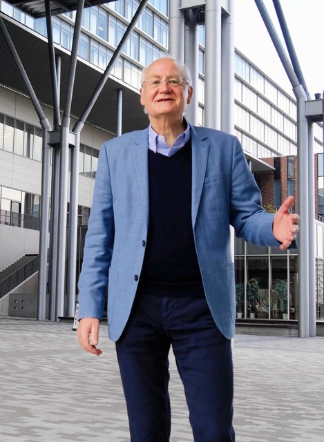 ラウパッハ・スミヤ・ヨーク教授＝大阪府茨木市、立命館大