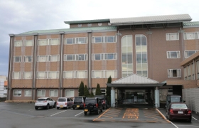 病棟に勤務する看護師が新型コロナウイルスに感染していたことが分かった仁恵病院＝８日午前、姫路市野里