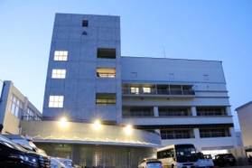 市立尼崎高の校舎