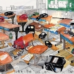 ランドセルや机が散乱した福島県双葉町立双葉南小学校の教室。原発事故直後の混乱を物語る