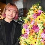 フラワーアーティストの土内悠実さん＝神戸市中央区小野柄通６