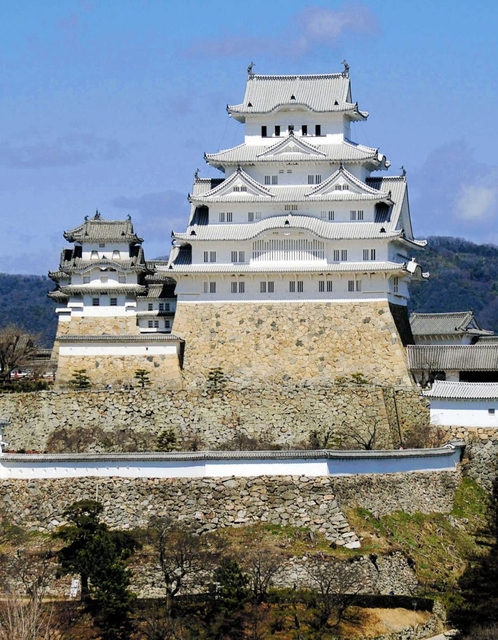 姫路城＝姫路市本町