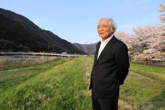 前ＮＨＫ副会長、堂元光さん＝宍粟市山崎町の揖保川