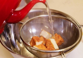 写真【１】厚揚げでボリュームアップ。厚揚げを使うことで、揚げずに手軽に作れてボリュームもアップ