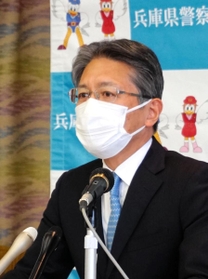 ２０日に着任し、抱負を語る吉岡健一郎兵庫県警本部長＝県警本部