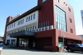養父市役所＝養父市八鹿町