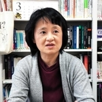 「あえて情報に触れない時間を持つことも、ＳＮＳの賢い使い方だ」と話す大阪大の三浦麻子教授＝大阪府吹田市
