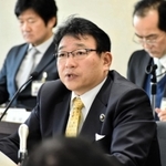 姫路城を９日から休城する方針を示した清元秀泰市長＝兵庫県姫路市役所