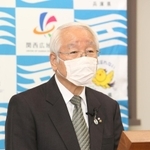 兵庫県の新型コロナ対策などについて話す井戸敏三知事＝１５日午後、兵庫県庁（撮影・辰巳直之）