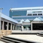 三木市役所＝三木市上の丸町