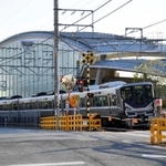 １５年が経過した尼崎ＪＲ脱線事故の現場＝２５日午前６時２７分、尼崎市久々知３、祈りの杜（撮影・中西幸大）