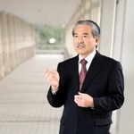 神戸学院大学・総合リハビリテーション学部長阪田憲二郎さん＝神戸市西区、神戸学院大学（撮影・中西幸大）