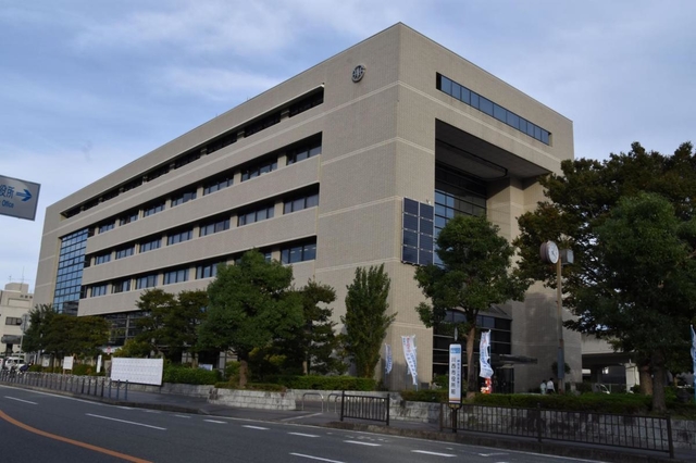 川西市役所＝川西市中央町