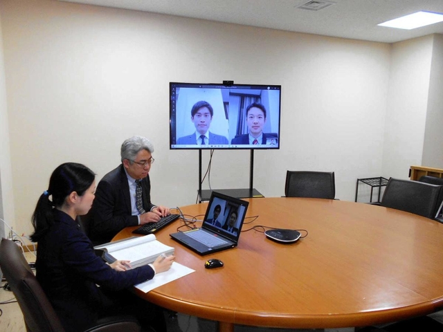 民事裁判での争点整理手続きで導入されるウェブ会議（最高裁判所提供）