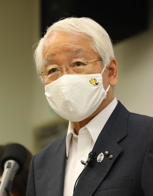 休業要請の全面解除について説明する井戸敏三・兵庫県知事＝２６日午後、神戸市中央区下山手通４（撮影・吉田敦史）