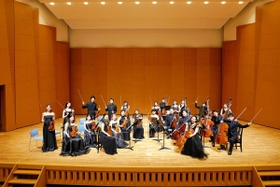 「スーパーストリングスコーベ」のメンバー（Ｃ）ＨＫＭエンタープライズ