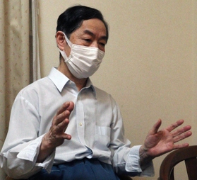 青葉容疑者の逮捕を受け、心情を語る津田伸一さん＝加古川市内