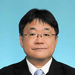 大手前大学総合文化学部　尾崎耕司教授