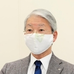 抗体検査の研究結果について語る神戸市立医療センター中央市民病院の木原康樹院長＝３日午後、神戸市中央区港島南町２（撮影・斎藤雅志）