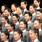 昨年の入学式前撮影の様子＝２０１９年４月１８日午前、宝塚市武庫川町