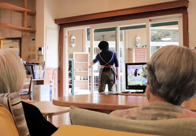 小まめに換気するデイサービス施設。ひとたび感染者が出れば休業だけでなく、集団感染に至る恐れもあり神経を使う＝神戸市内