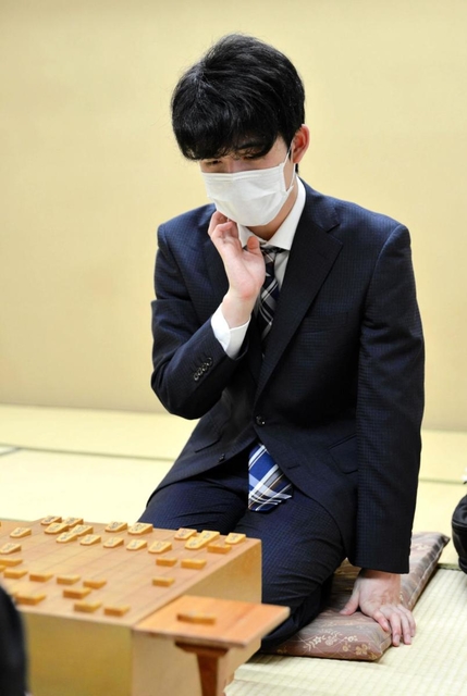 王位戦挑戦者決定リーグ白組で優勝した藤井聡太七段（代表撮影・日本将棋連盟）