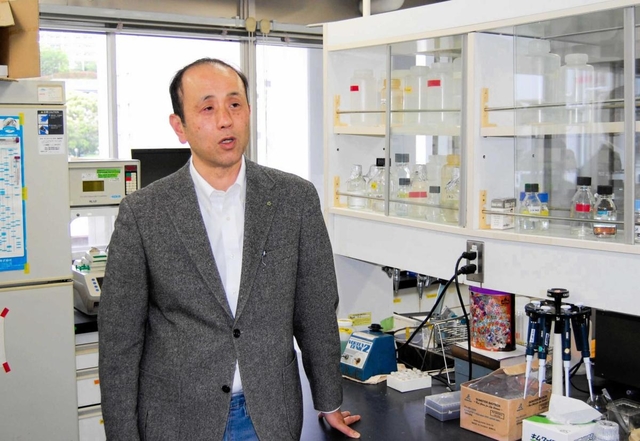 神戸大大学院教授　中屋敷均さん＝神戸市灘区、神戸大学