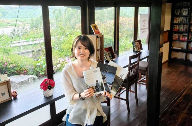 移住先の淡路島で暮らす幸せを語る藤本沙紀さん。「コロナは自分なりの幸せと向き合うチャンス」と語る＝洲本市