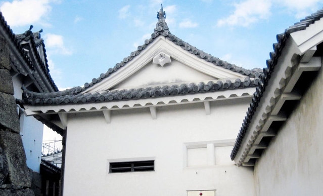 ふるさと納税で瓦の記名権が付く「井郭櫓」＝姫路市本町（姫路市提供）
