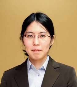 里見香奈女流王位（資料写真）