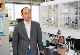 神戸大大学院教授　中屋敷均さん＝神戸市灘区、神戸大学