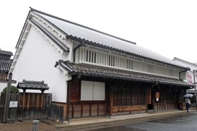 現存する日本最古の酒蔵「旧岡田家住宅・酒蔵」＝伊丹市宮ノ前２（撮影・風斗雅博）