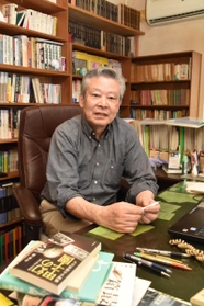 ノンフィクション作家　後藤正治さん＝京都府八幡市