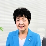 民間初の理事長に就任し、抱負を語る藤浪芳子さん＝神戸市中央区