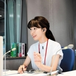 特別番組への参加を呼び掛けるラジオ関西の津田明日香アナウンサー＝神戸市中央区東川崎町１