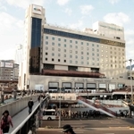 解体工事が本格的に始まる前の三宮ターミナルビル＝２０１９年１月撮影