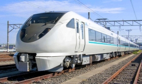 ２０１９年３月から通勤特急「らくラクはりま」として運行している２８９系車両（ＪＲ西日本提供）