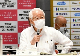 関西広域連合の会合で発言する兵庫県の井戸敏三知事＝大阪市北区中之島５、大阪府立国際会議場