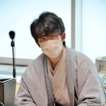 王位戦第１局を制した藤井聡太七段＝２日午後、愛知県豊橋市、ホテルアークリッシュ豊橋