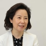 「私たちの写し鏡だと思って批判的に見ていかないといけない」と話す石井妙子さん＝神戸新聞社（撮影・斎藤雅志）