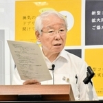 新型コロナウイルス感染症への対処方針を説明する兵庫県の井戸敏三知事＝９日午後、兵庫県庁