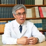 神戸大大学院医学研究科教授・曽良一郎さん＝神戸市中央区、神戸大大学院医学研究科（撮影・後藤亮平）