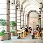 まるでイタリア！？　＝神戸市中央区、大丸神戸店のカフェ（神戸観光局提供）