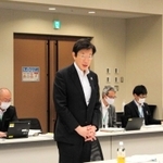 国の２０２１年度予算編成に対する神戸市の要望を説明する久元喜造市長＝東京都千代田区